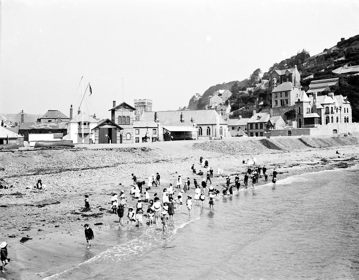 Looe seafront with lifeboat house in background