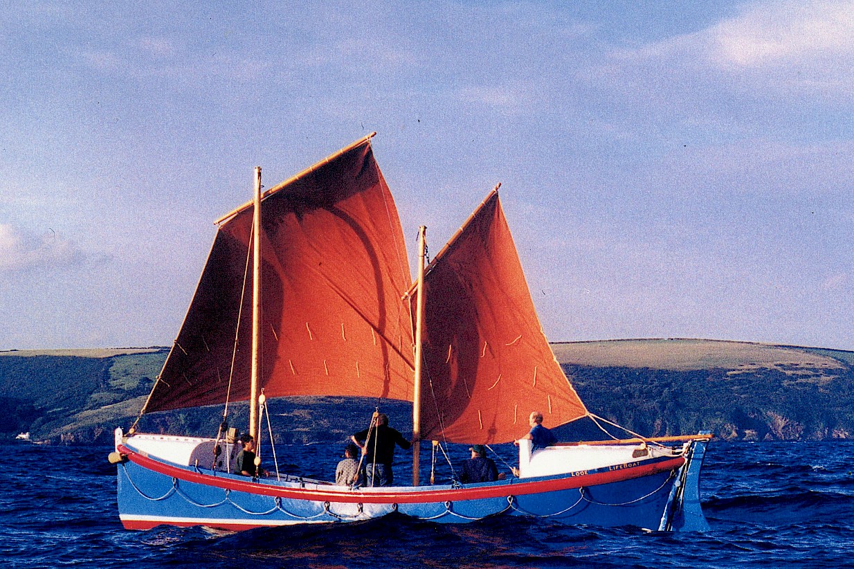 Colour shot of Ryder under sail